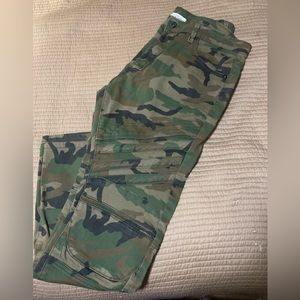 Men’s Smoke Rise Jeans. (Camouflage)
Size 38x32